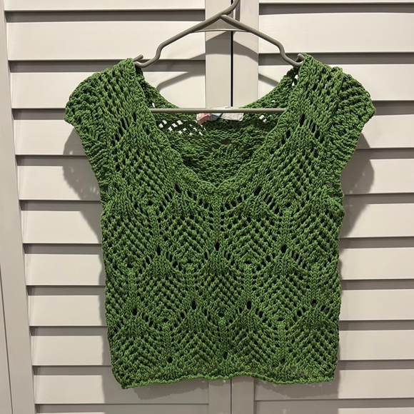 Free People Tops - Free People Beach NWOT Green Crotchet Cropped Top in a Cotton/Polyester blend.